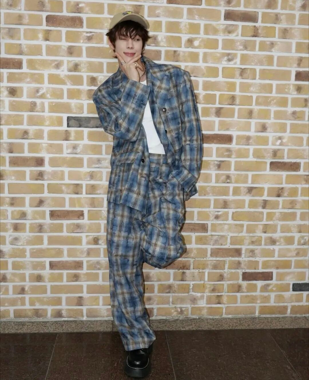 人间理想型穿搭！一键复制尹书彬的“有趣灵魂”穿衣经！