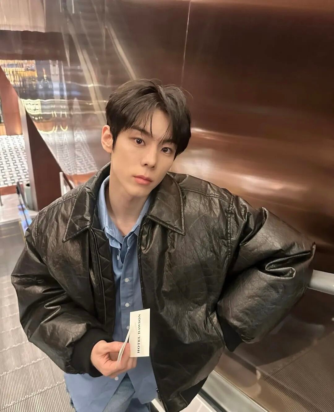 人间理想型穿搭！一键复制尹书彬的“有趣灵魂”穿衣经！