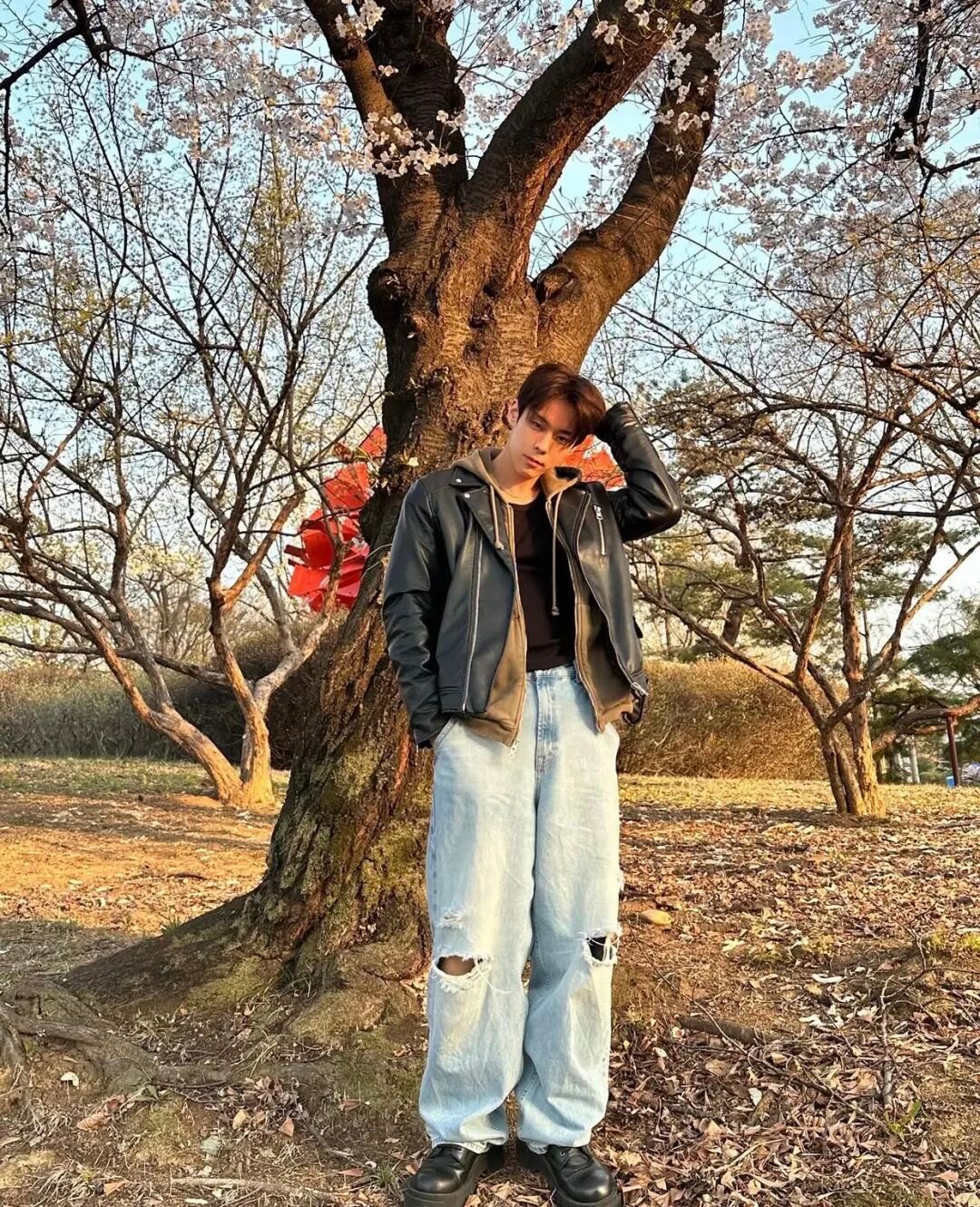 人间理想型穿搭！一键复制尹书彬的“有趣灵魂”穿衣经！