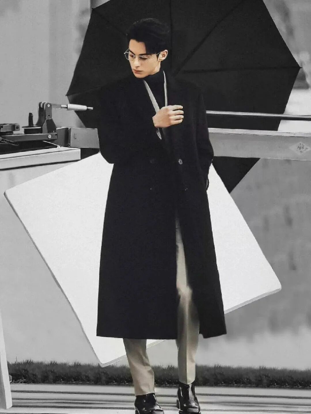 气场进阶指南：从大衣版型到内搭层次，手把手教你穿出精英感