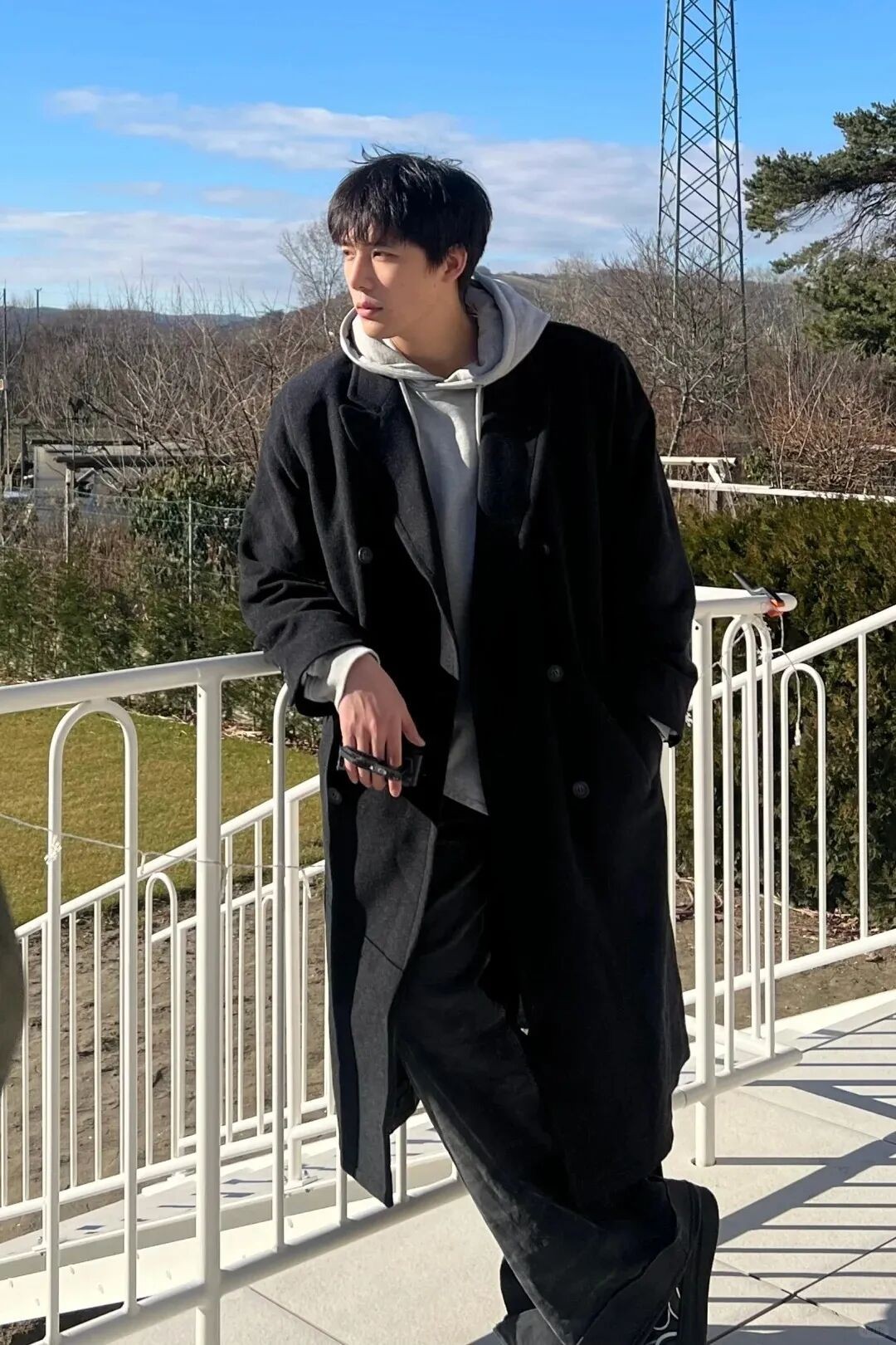 气场进阶指南：从大衣版型到内搭层次，手把手教你穿出精英感