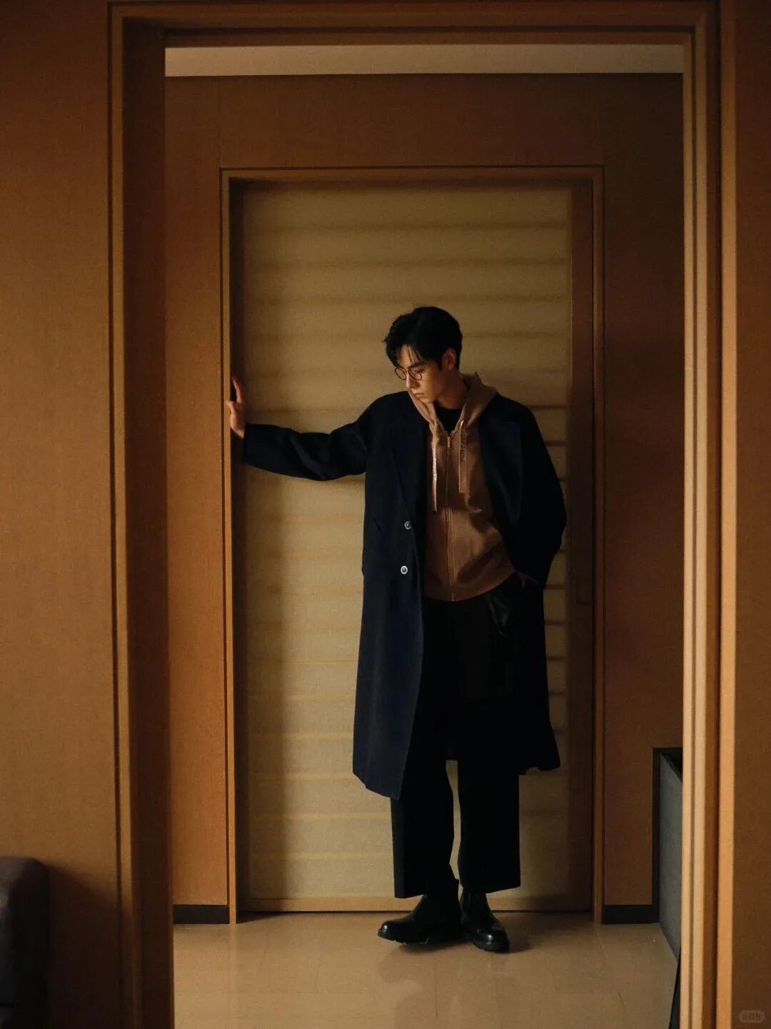 气场进阶指南：从大衣版型到内搭层次，手把手教你穿出精英感