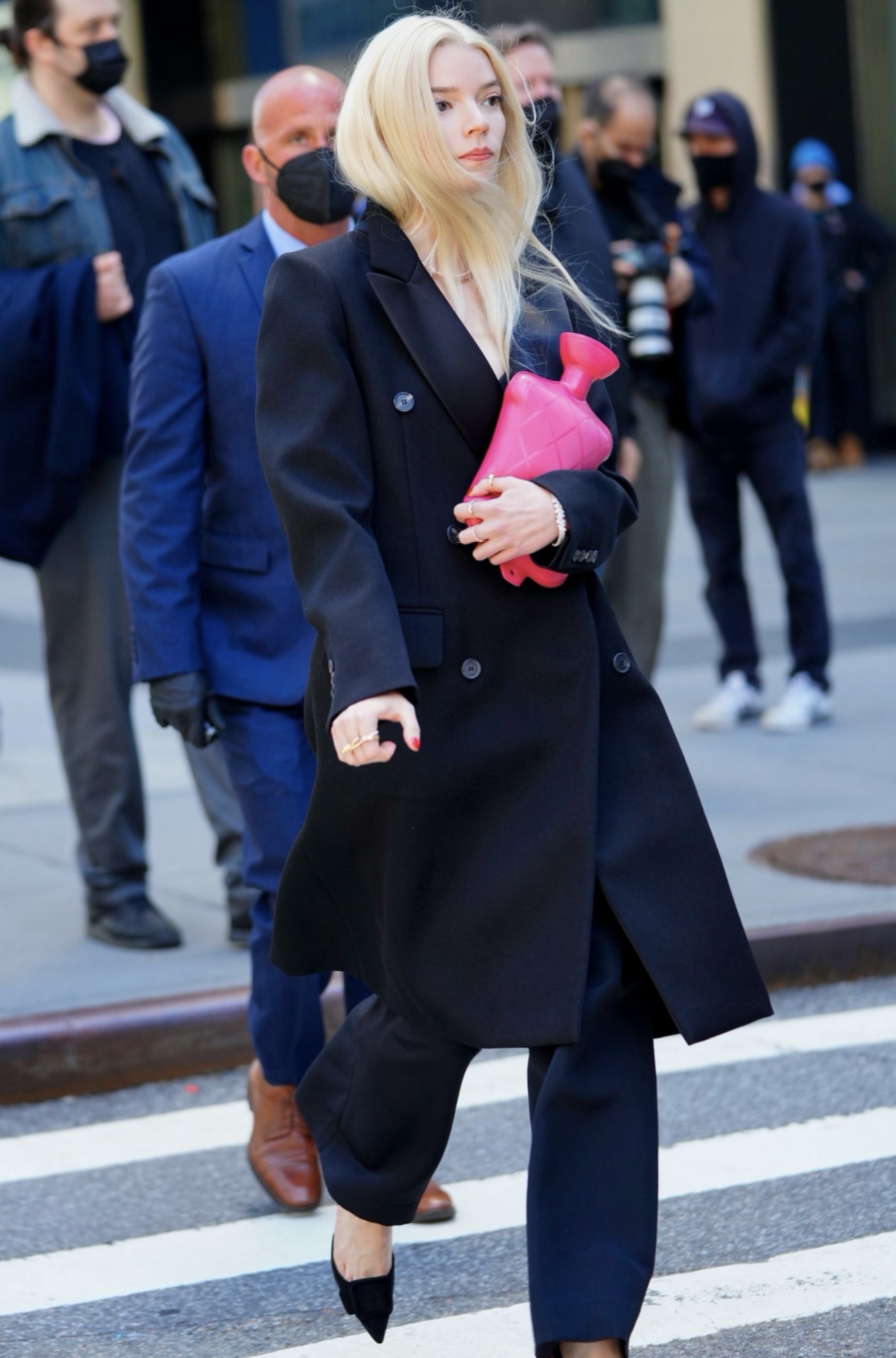 Dior缪斯｜Anya Taylor- Joy的个性穿搭，每一套都走在时尚的前端