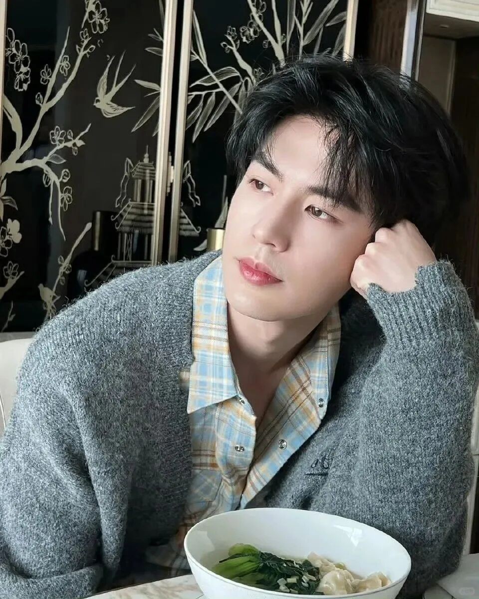 男生冬季质感穿搭指南：用精简搭配，穿出无声的高级感