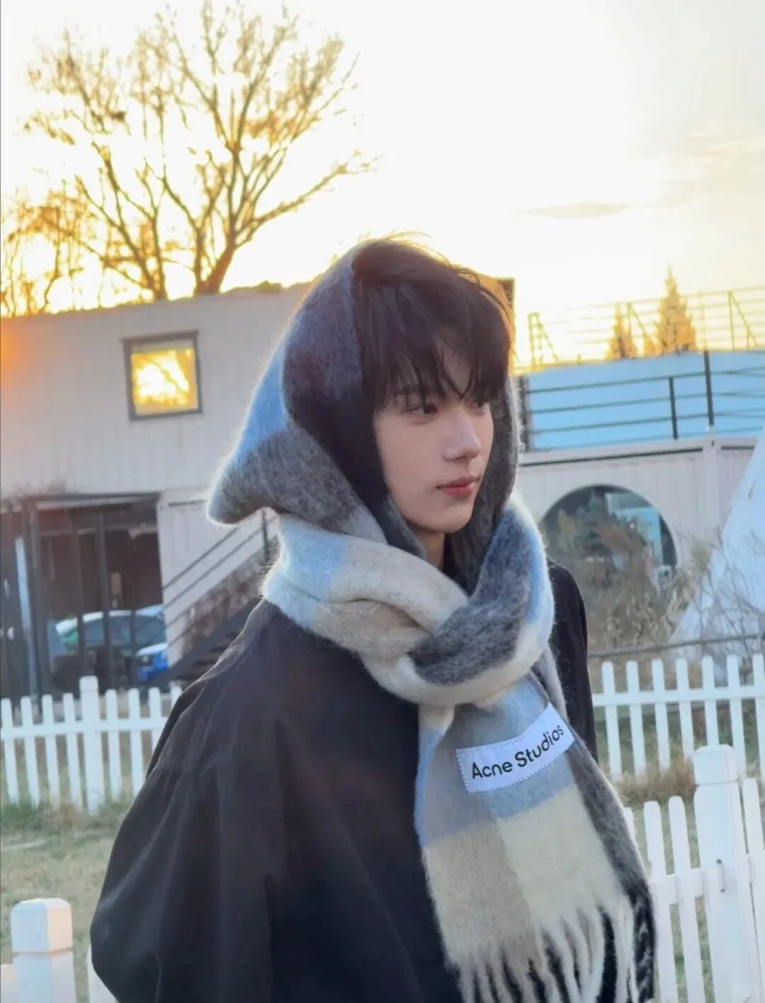 围巾：优雅与危险并存，是男人最温柔的武器，也考验审美功底。