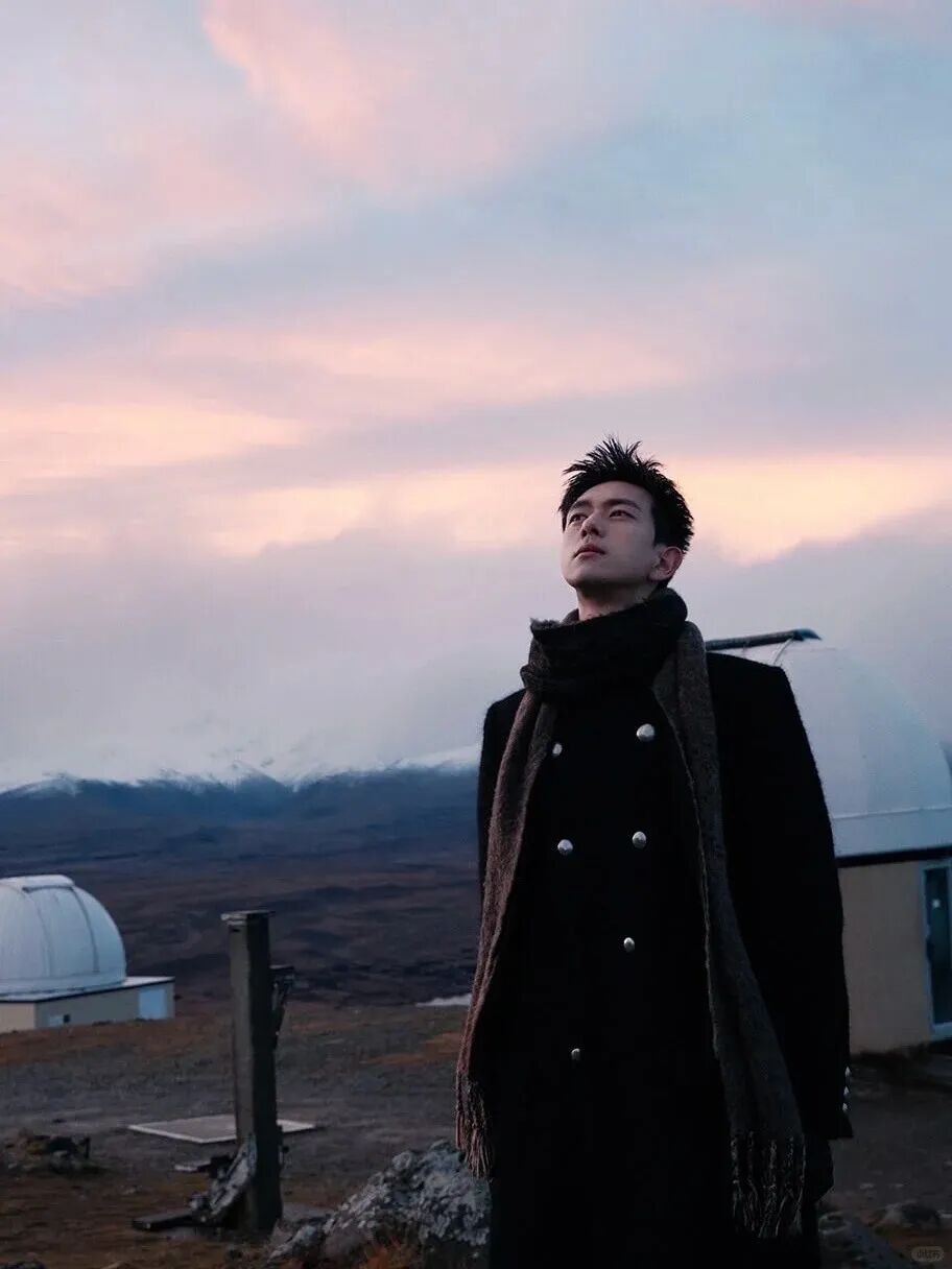 围巾：优雅与危险并存，是男人最温柔的武器，也考验审美功底。