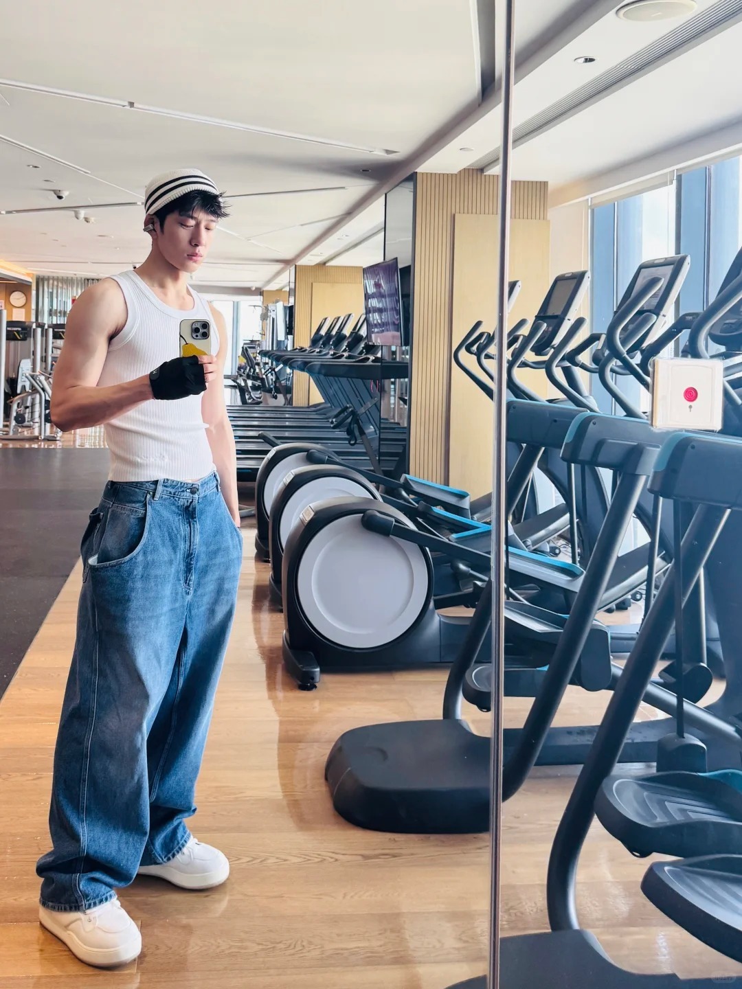 谁说男明星只会花里胡哨？井柏然的私服穿搭是高级审美！抄吧！