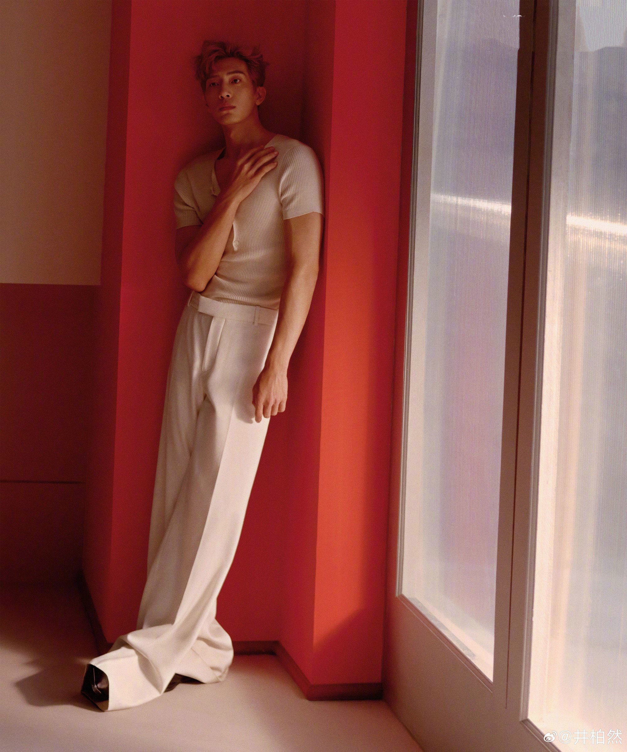 谁说男明星只会花里胡哨？井柏然的私服穿搭是高级审美！抄吧！