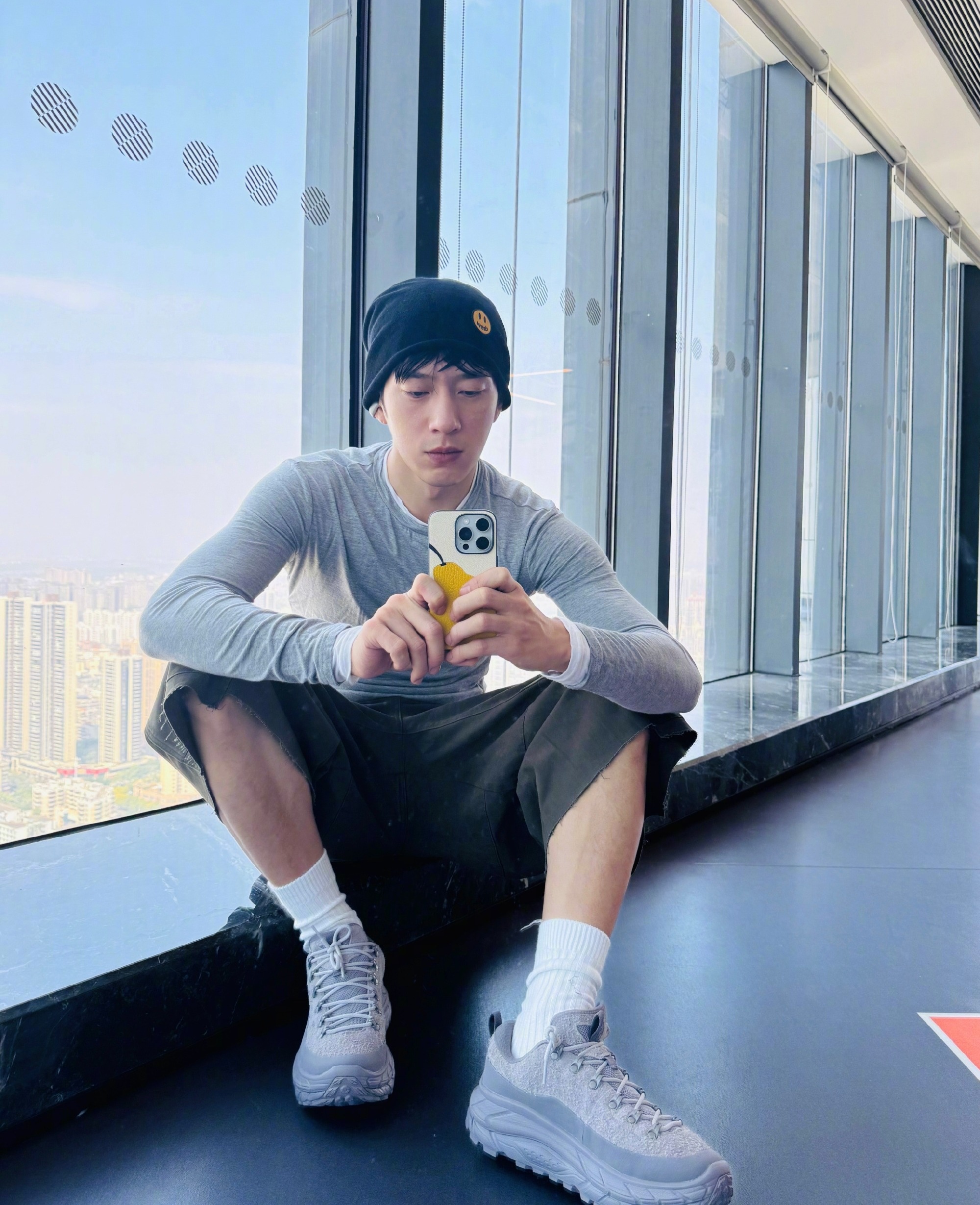 谁说男明星只会花里胡哨？井柏然的私服穿搭是高级审美！抄吧！