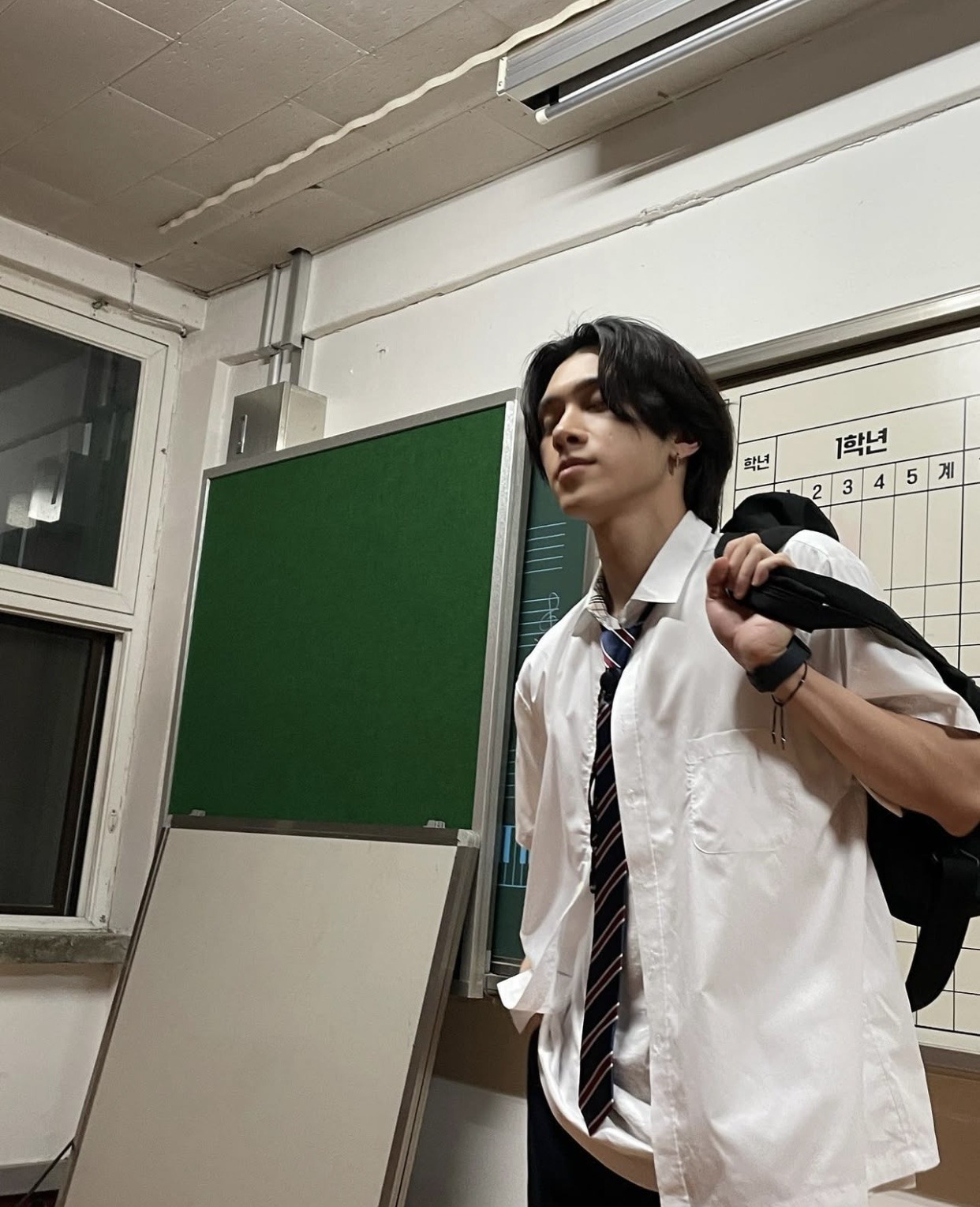 普通男生别慌！短袖衬衫“逆天改命”穿搭法，让你悄悄提升颜值！