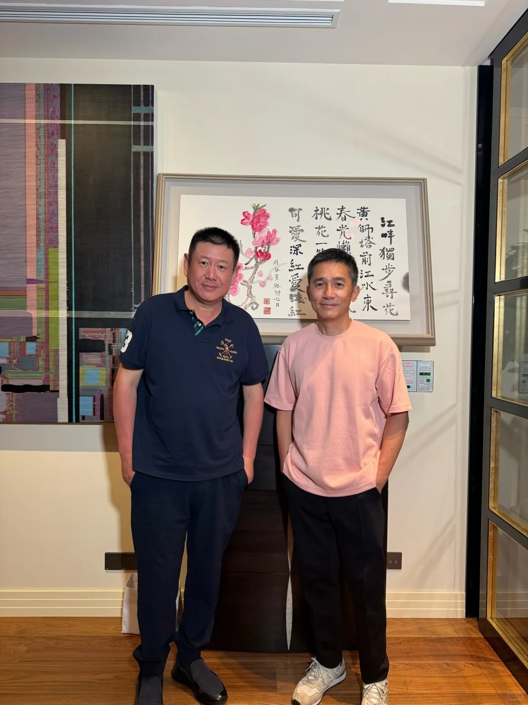 男生穿粉色=娘？NO！这才是真正的自信与时尚态度！