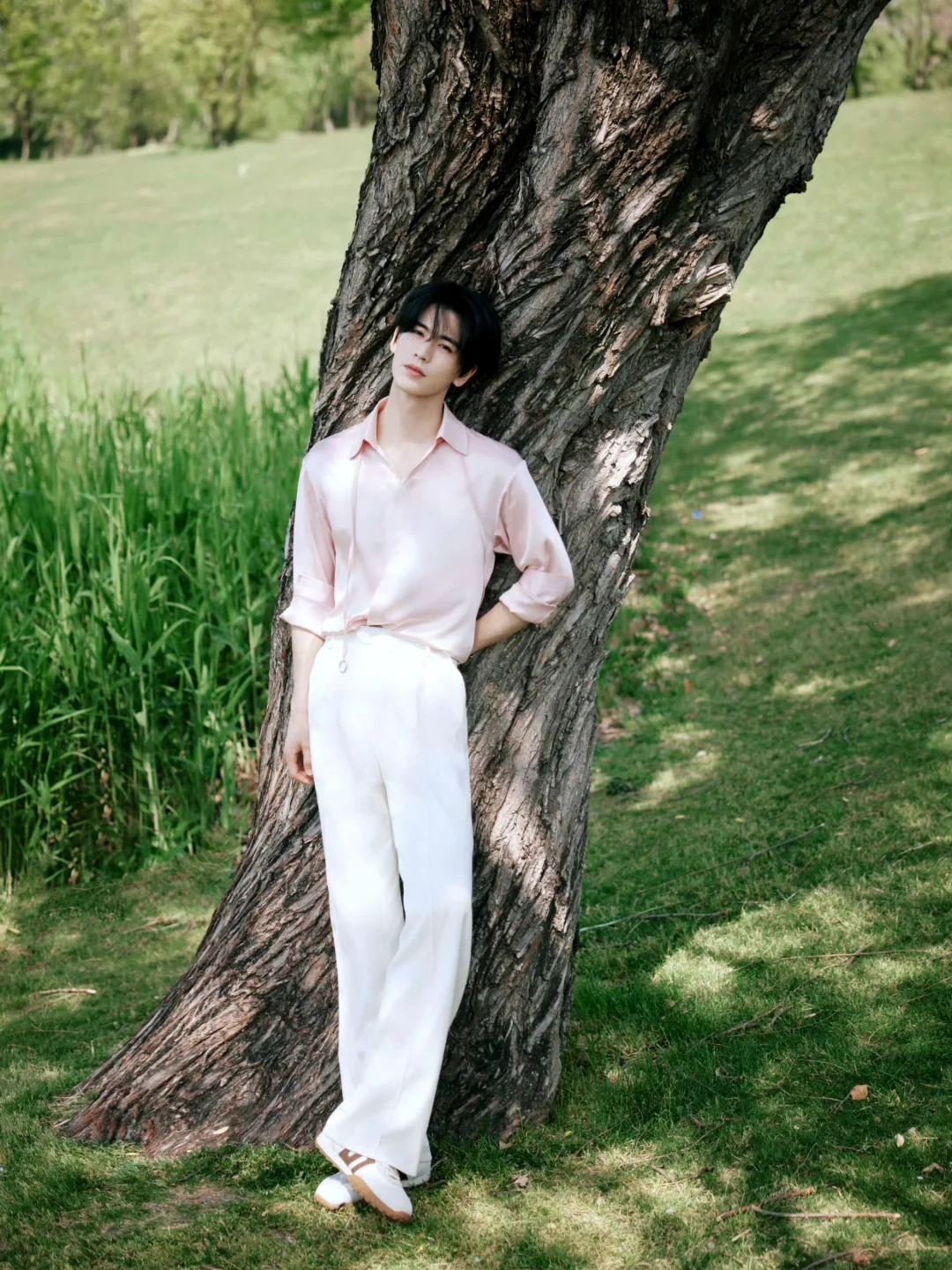 男生穿粉色=娘？NO！这才是真正的自信与时尚态度！