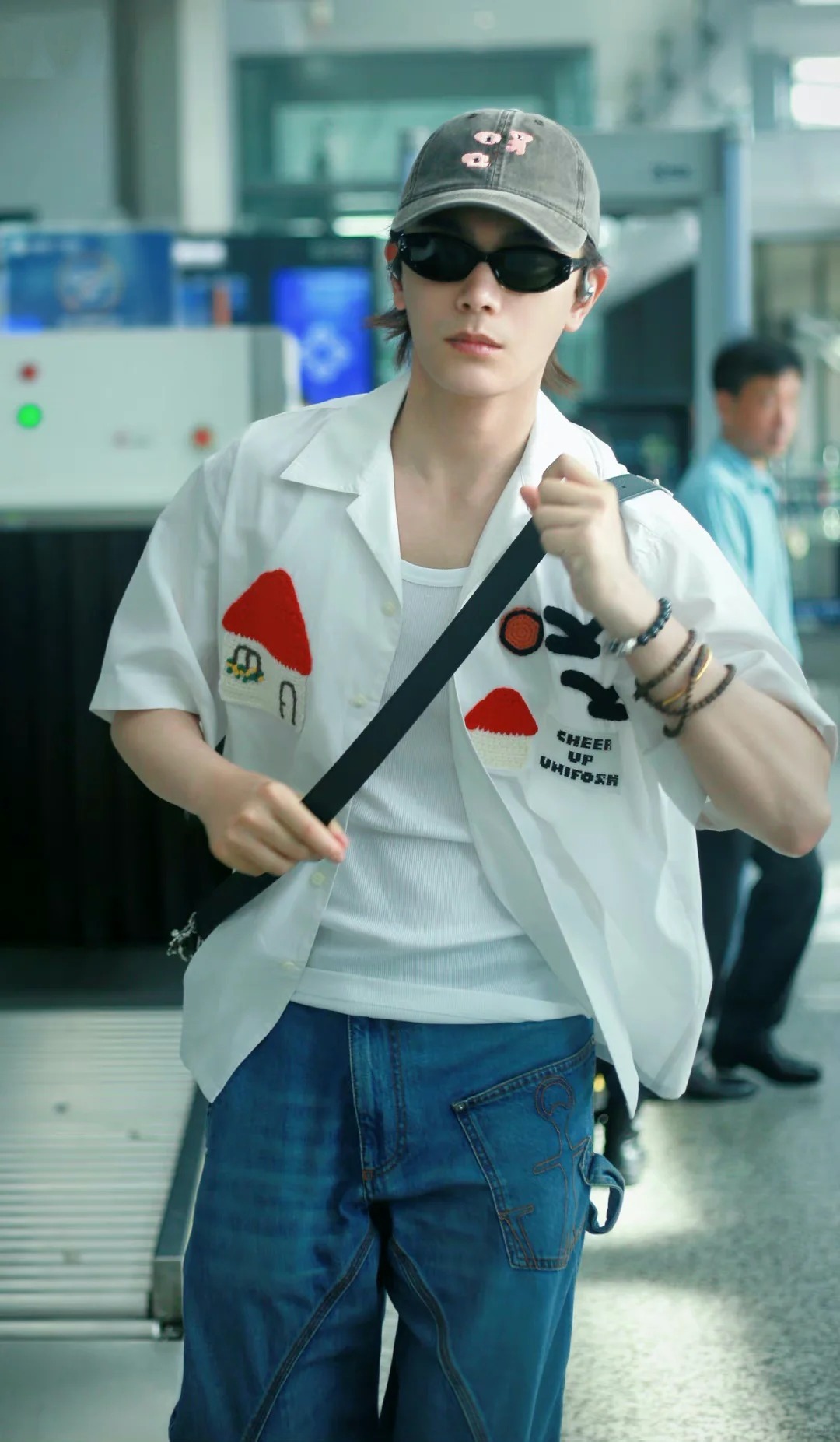 论清爽感，我只服丁禹兮！他的短袖衬衫穿搭太“洗眼睛”了！