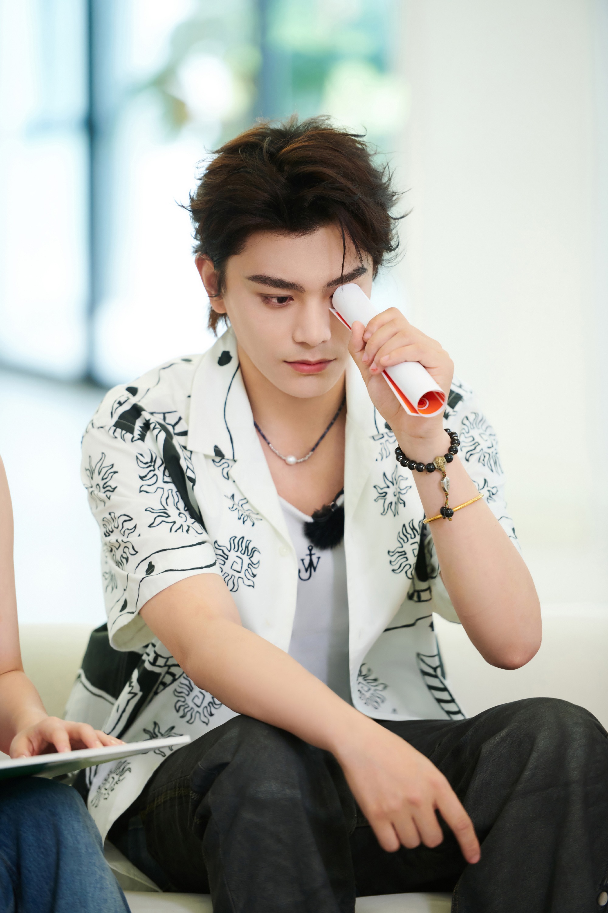 论清爽感，我只服丁禹兮！他的短袖衬衫穿搭太“洗眼睛”了！