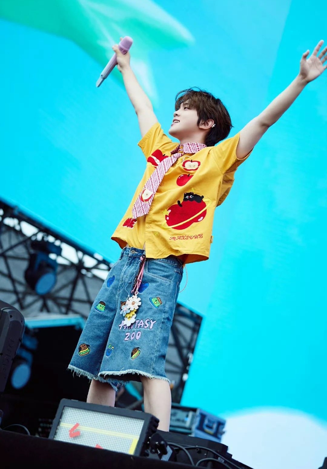 关于短袖衬衫穿搭，这就是普通男生和有品男生的区别！