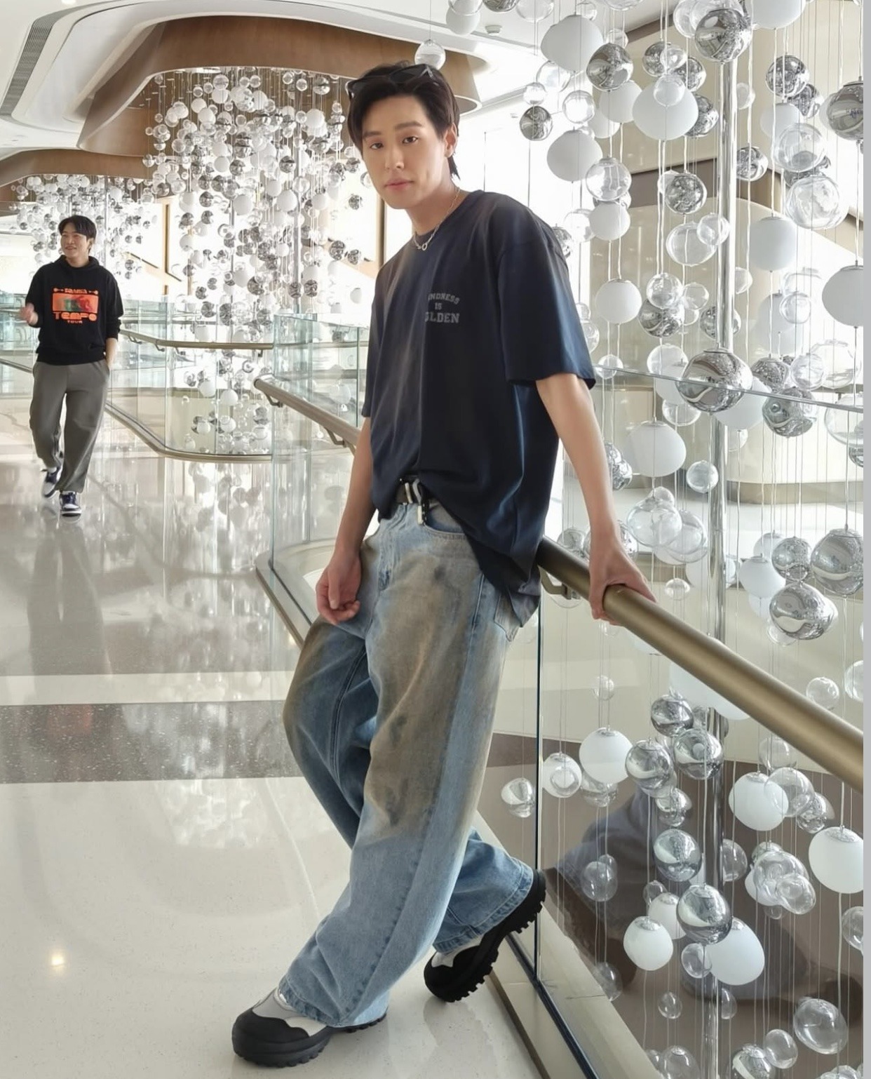 松弛不随意，精致不刻意，扒一扒泰国男星BK的穿搭精髓！