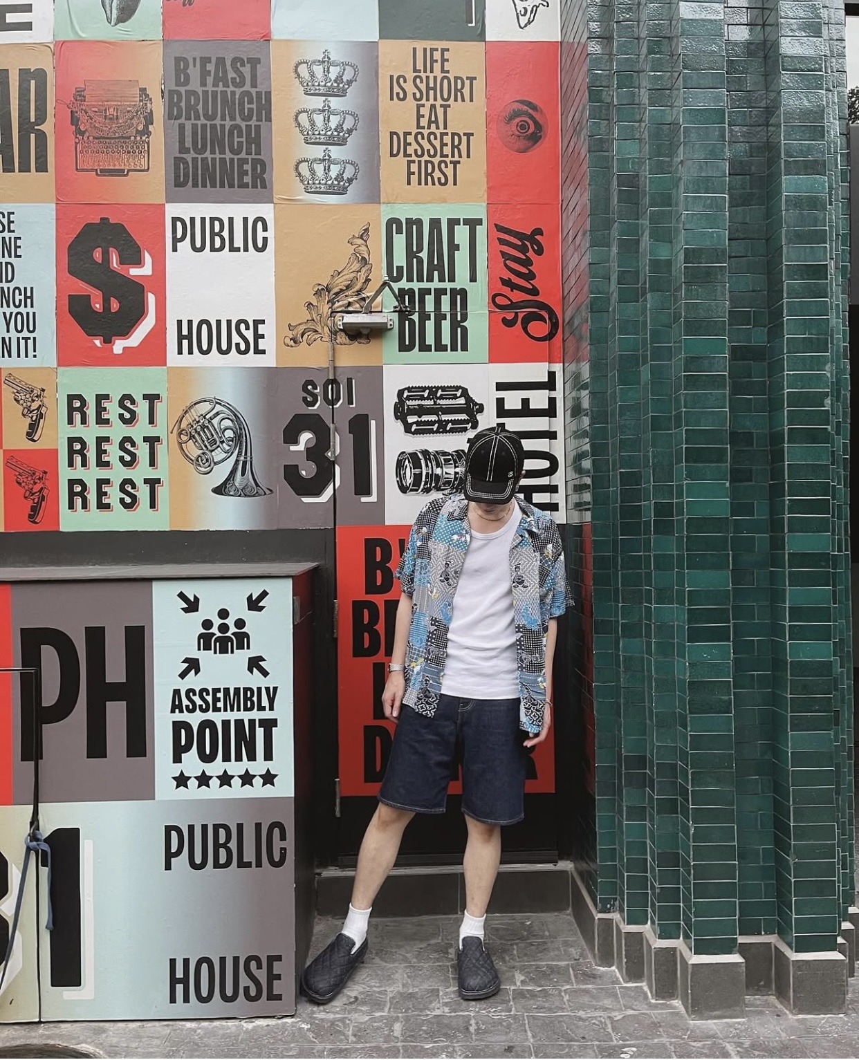 同样是T恤牛仔裤，为什么女生总多看他们两眼？秘密全在配饰上！