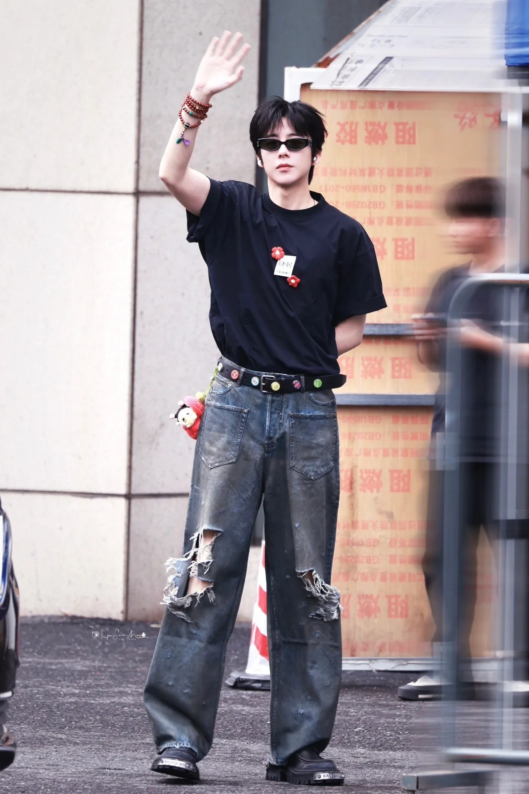 男生衣柜里的“反骨”：不会穿破洞牛仔，怎么敢说有个性？