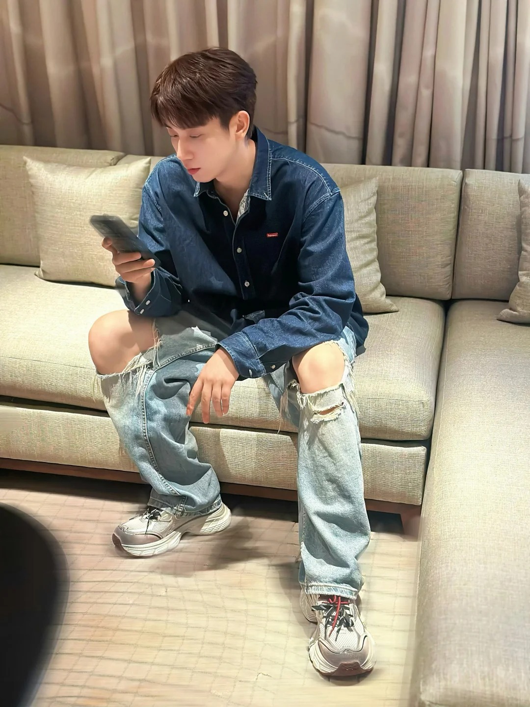 男生衣柜里的“反骨”：不会穿破洞牛仔，怎么敢说有个性？