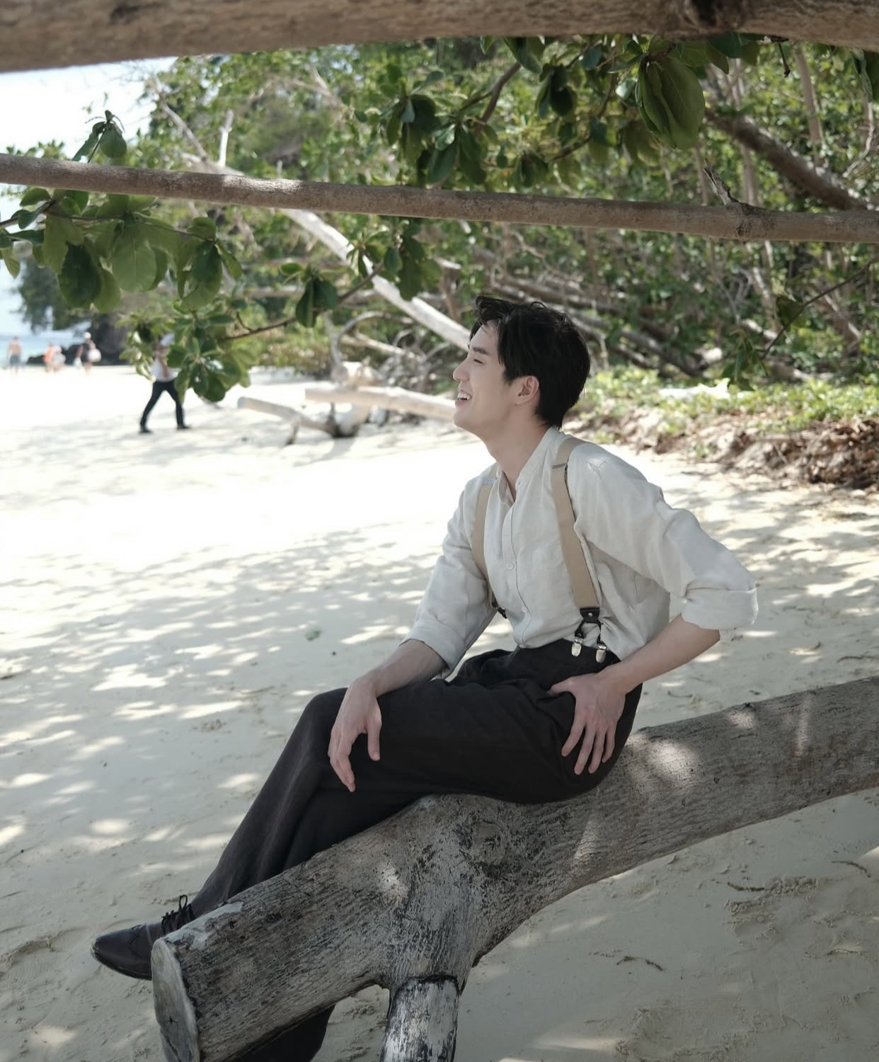 这才是真男人该有的样子！简约、干练、率性，一条西裤全搞定