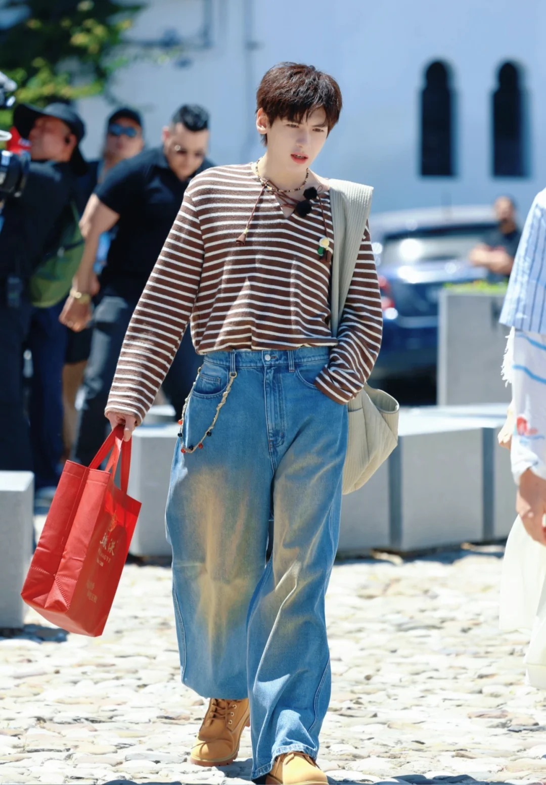 温柔学长风穿搭指南：一件条纹衫的干净温柔魔法！