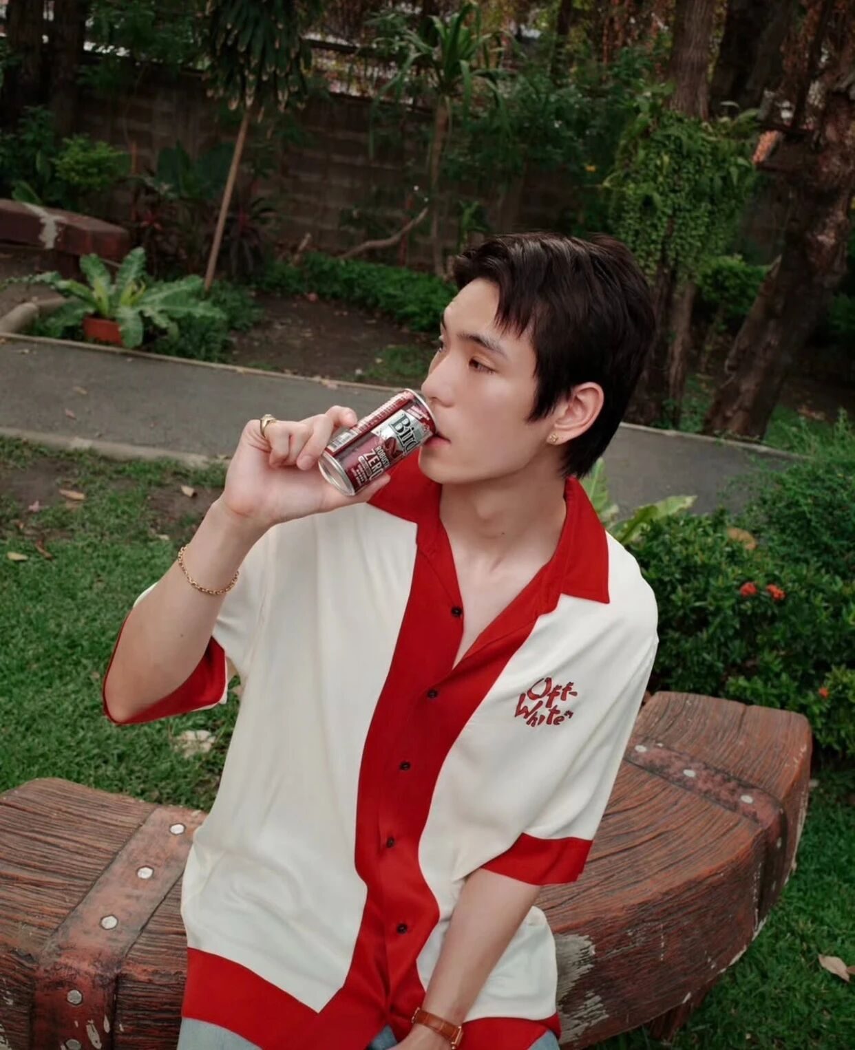 一条牛仔裤的逆袭：换件上衣，从大叔变学长。