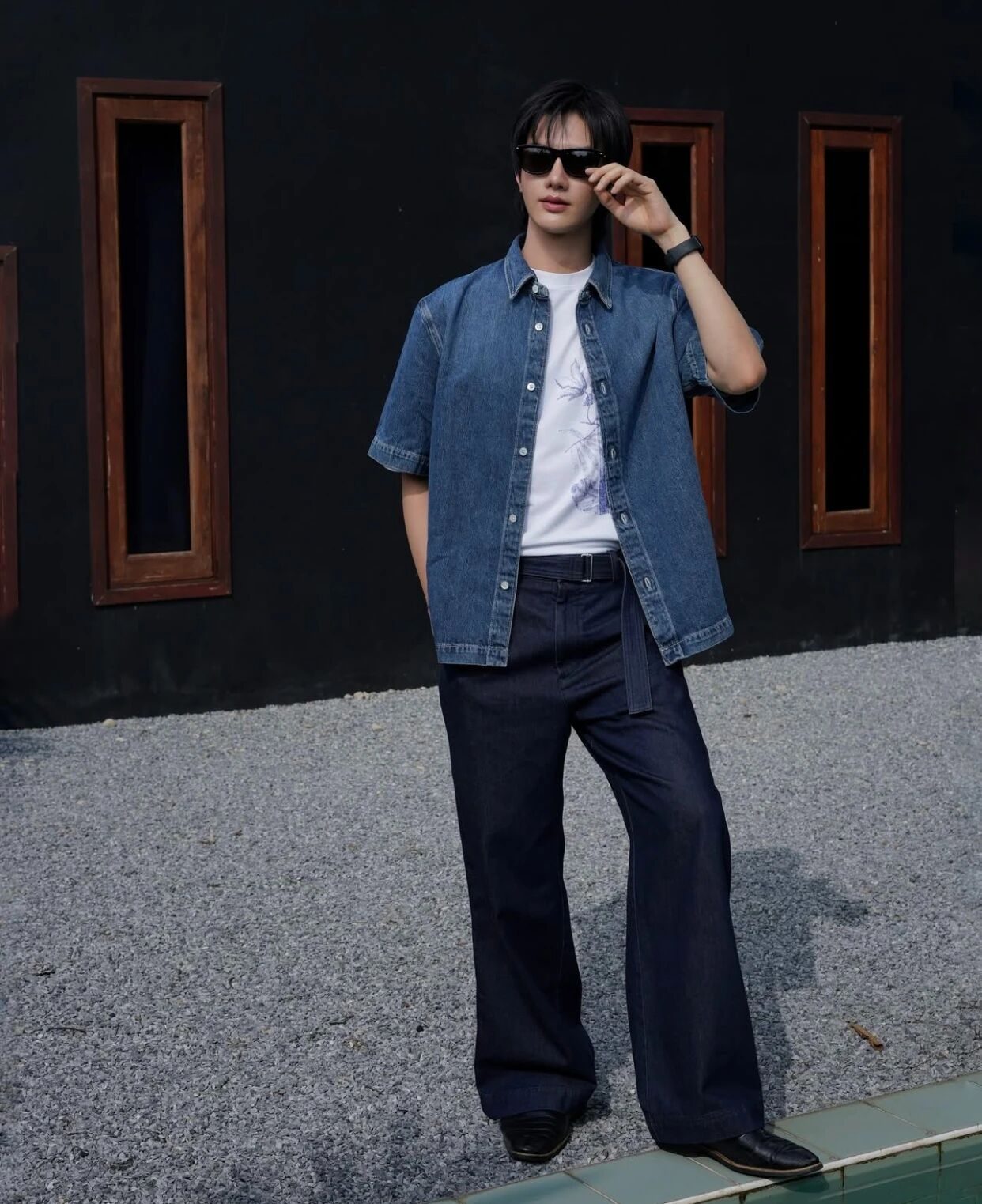 一条牛仔裤的逆袭：换件上衣，从大叔变学长。