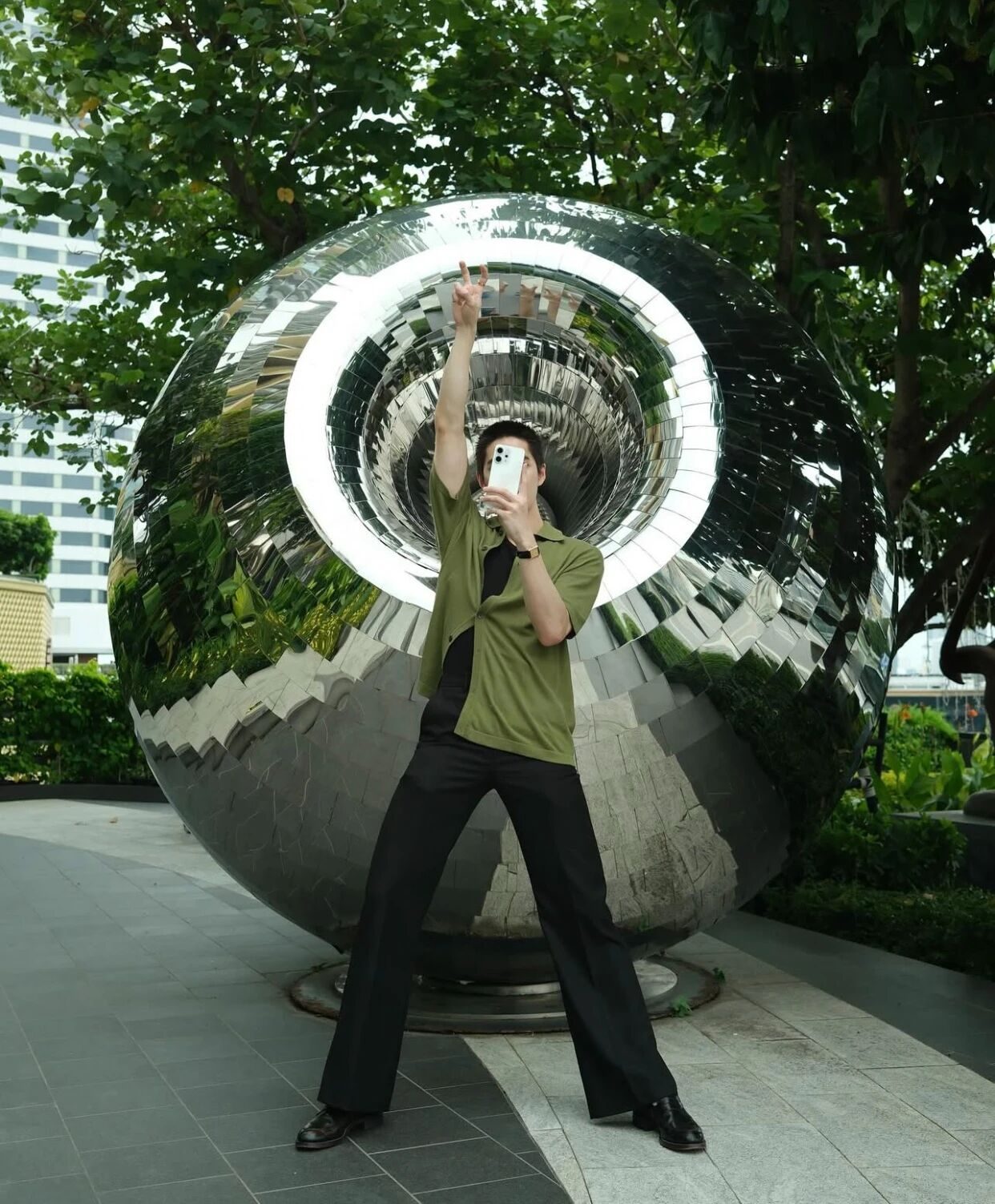 一条牛仔裤的逆袭：换件上衣，从大叔变学长。