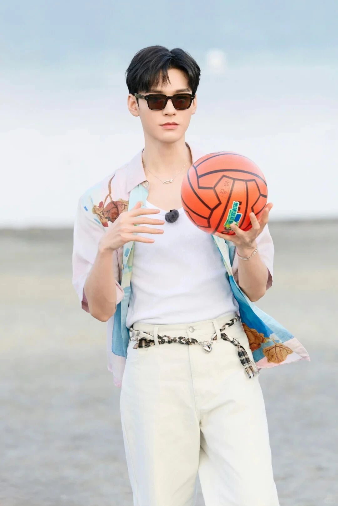 T恤：我可以很普通，但我的主人不行，显眼包穿搭了解下！