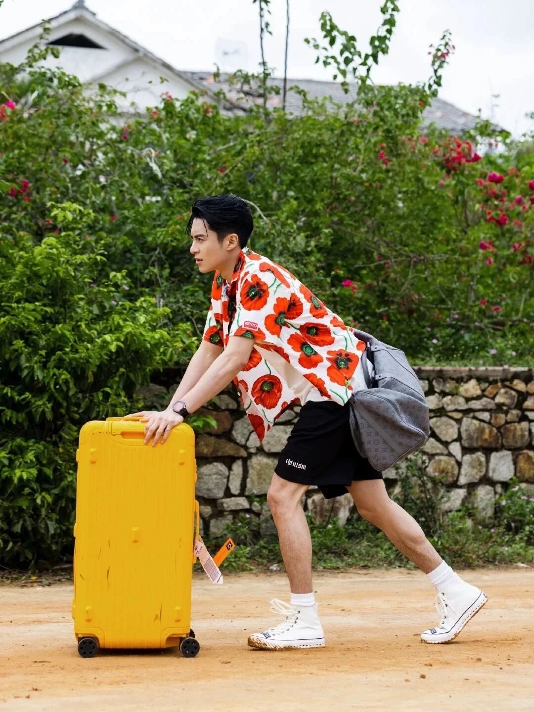 T恤：我可以很普通，但我的主人不行，显眼包穿搭了解下！