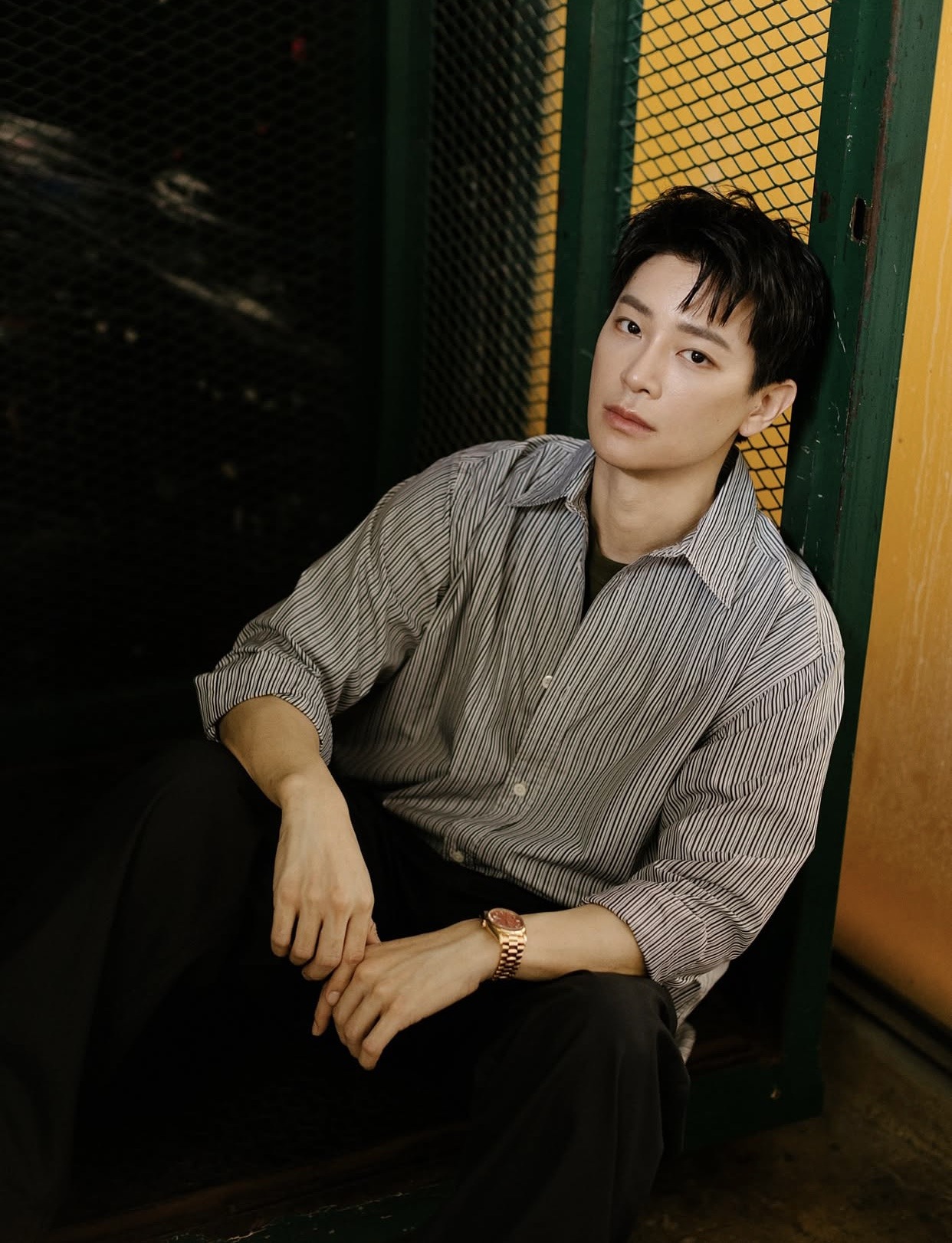 高阶男性的穿衣指南：你的穿搭在“炫富”，他的穿搭在“显贵”