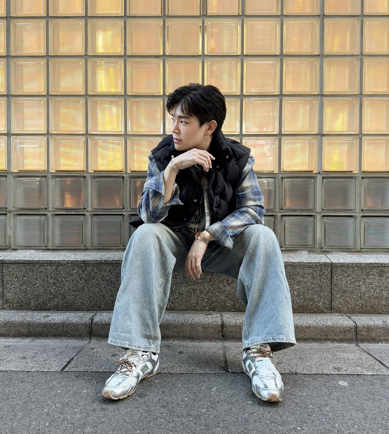 高阶男性的穿衣指南：你的穿搭在“炫富”，他的穿搭在“显贵”