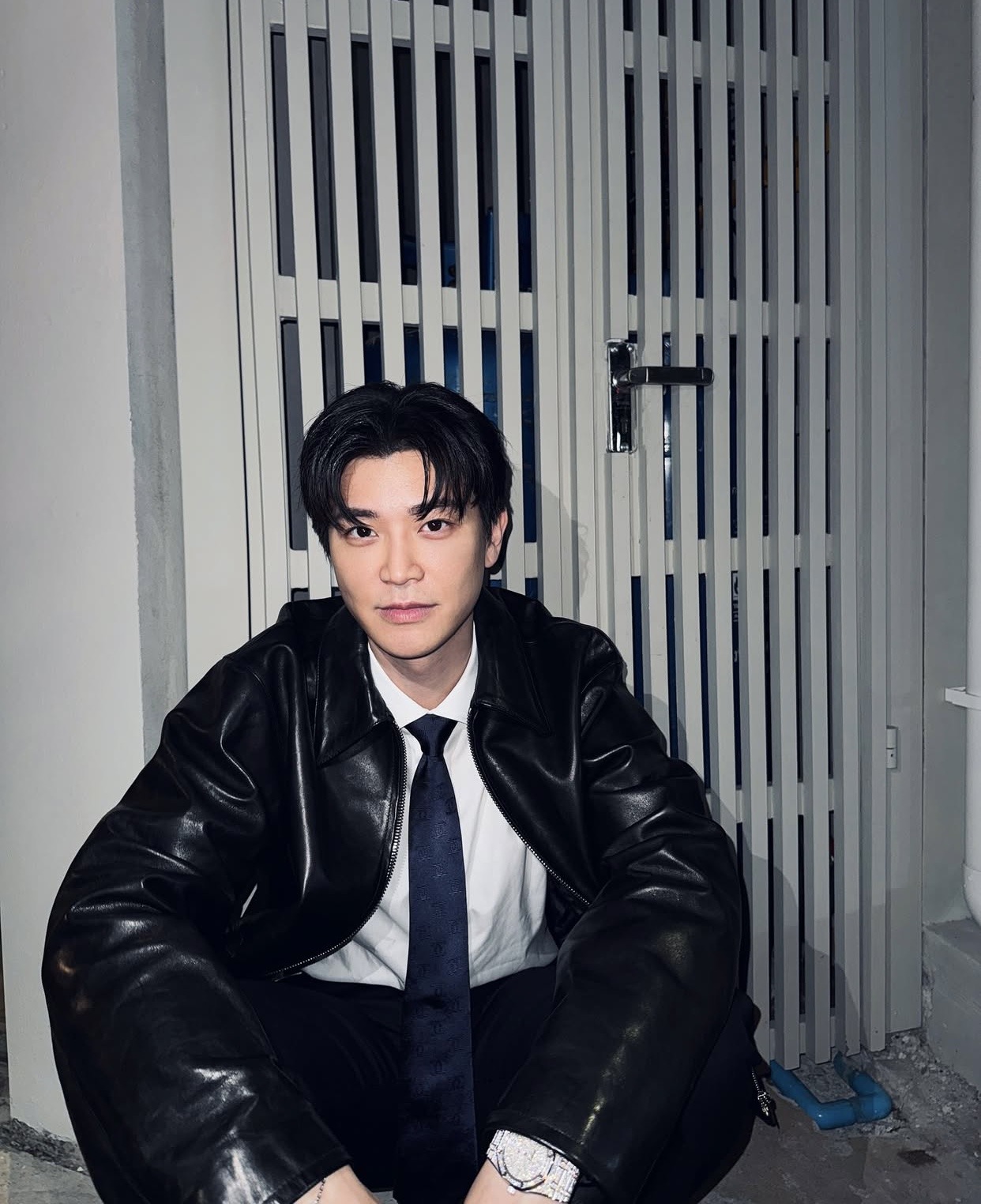 高阶男性的穿衣指南：你的穿搭在“炫富”，他的穿搭在“显贵”