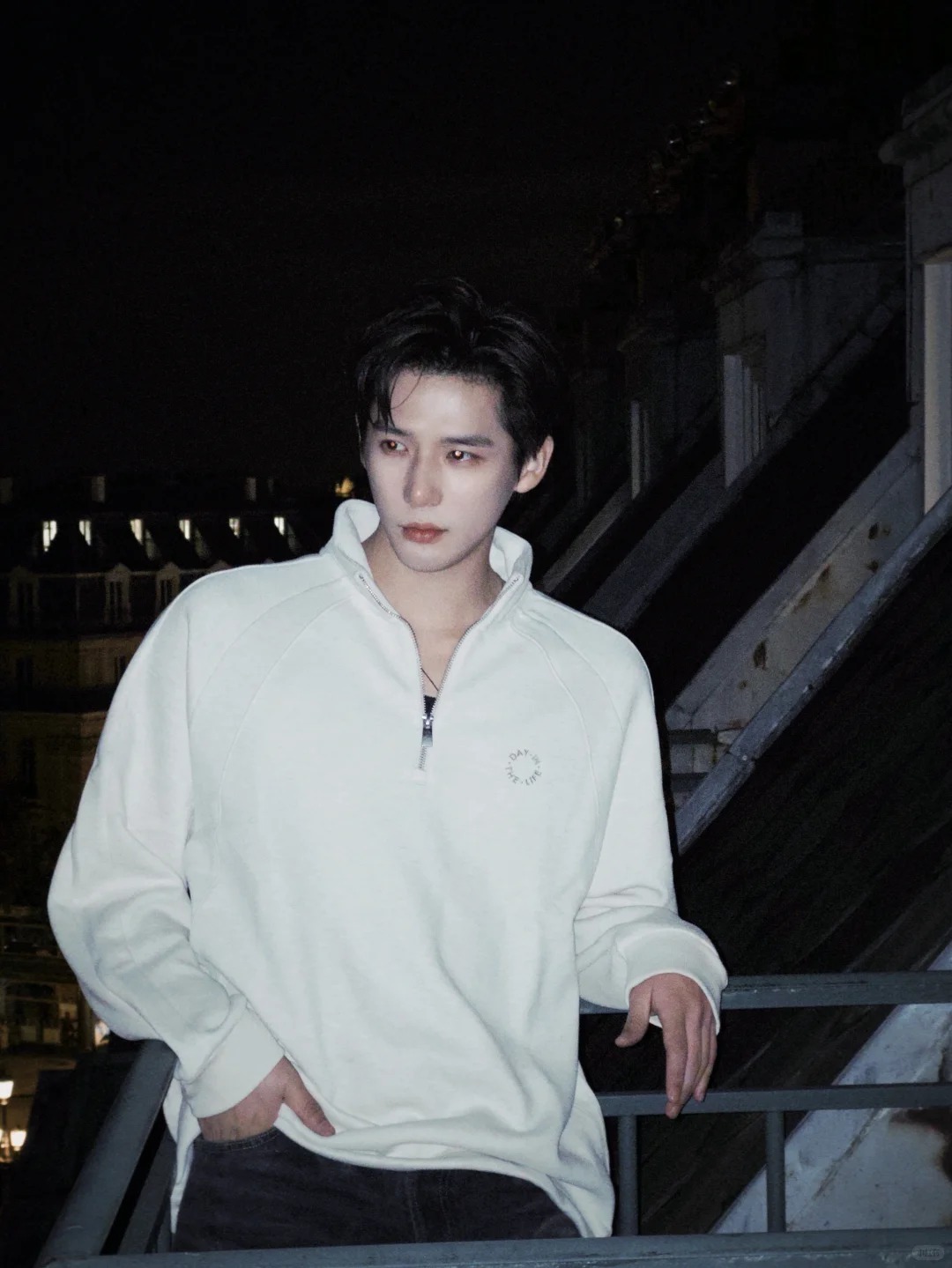 男人过了20岁，别再乱穿卫衣了！学学这几种“低调高级”穿法