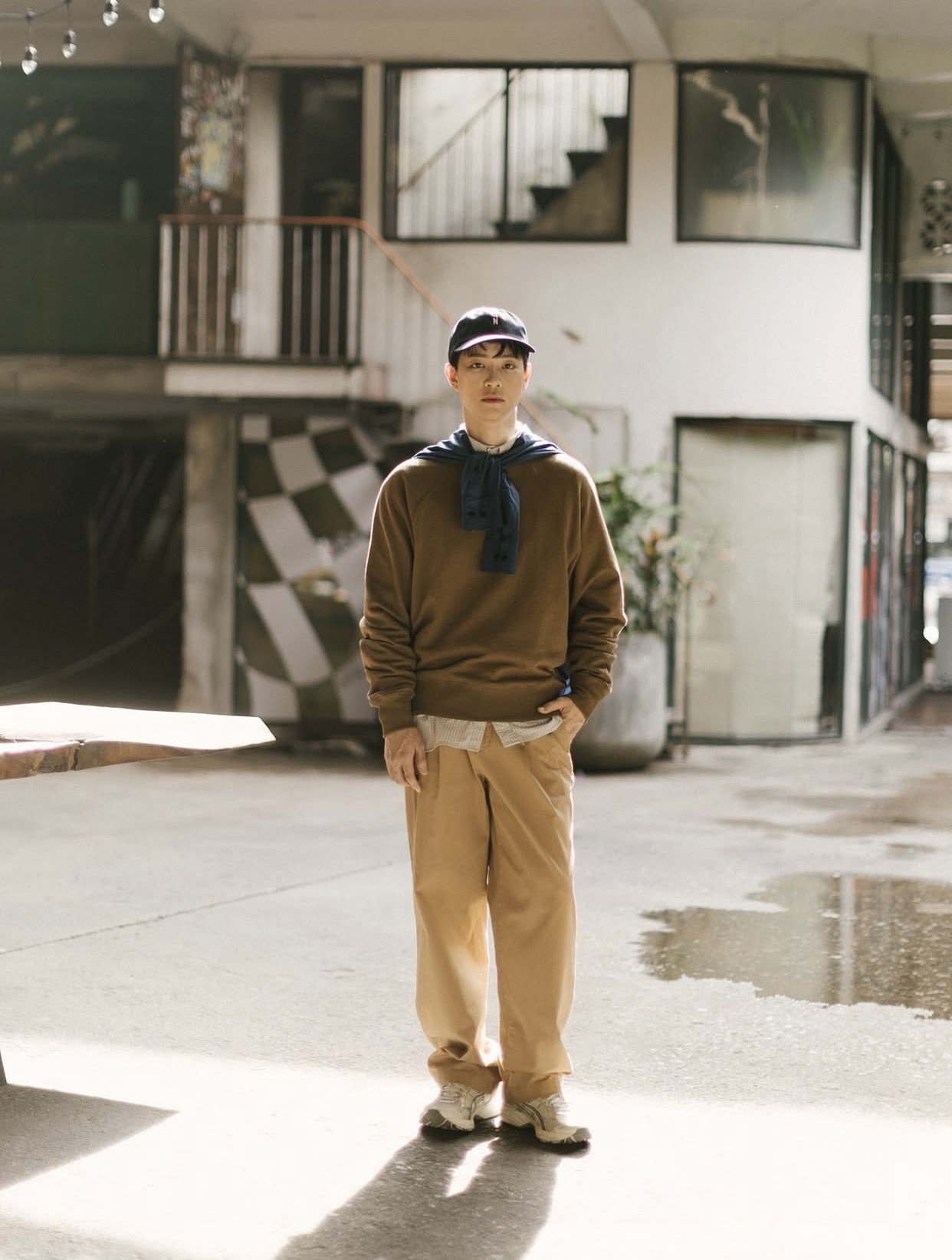 男人过了20岁，别再乱穿卫衣了！学学这几种“低调高级”穿法