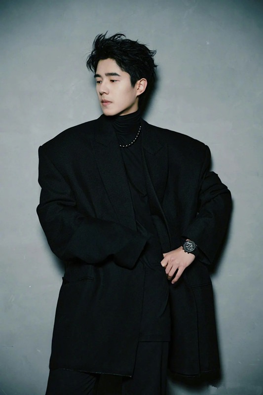 别让过度穿搭毁了你：三分留白，七分得体，这才是分寸感！