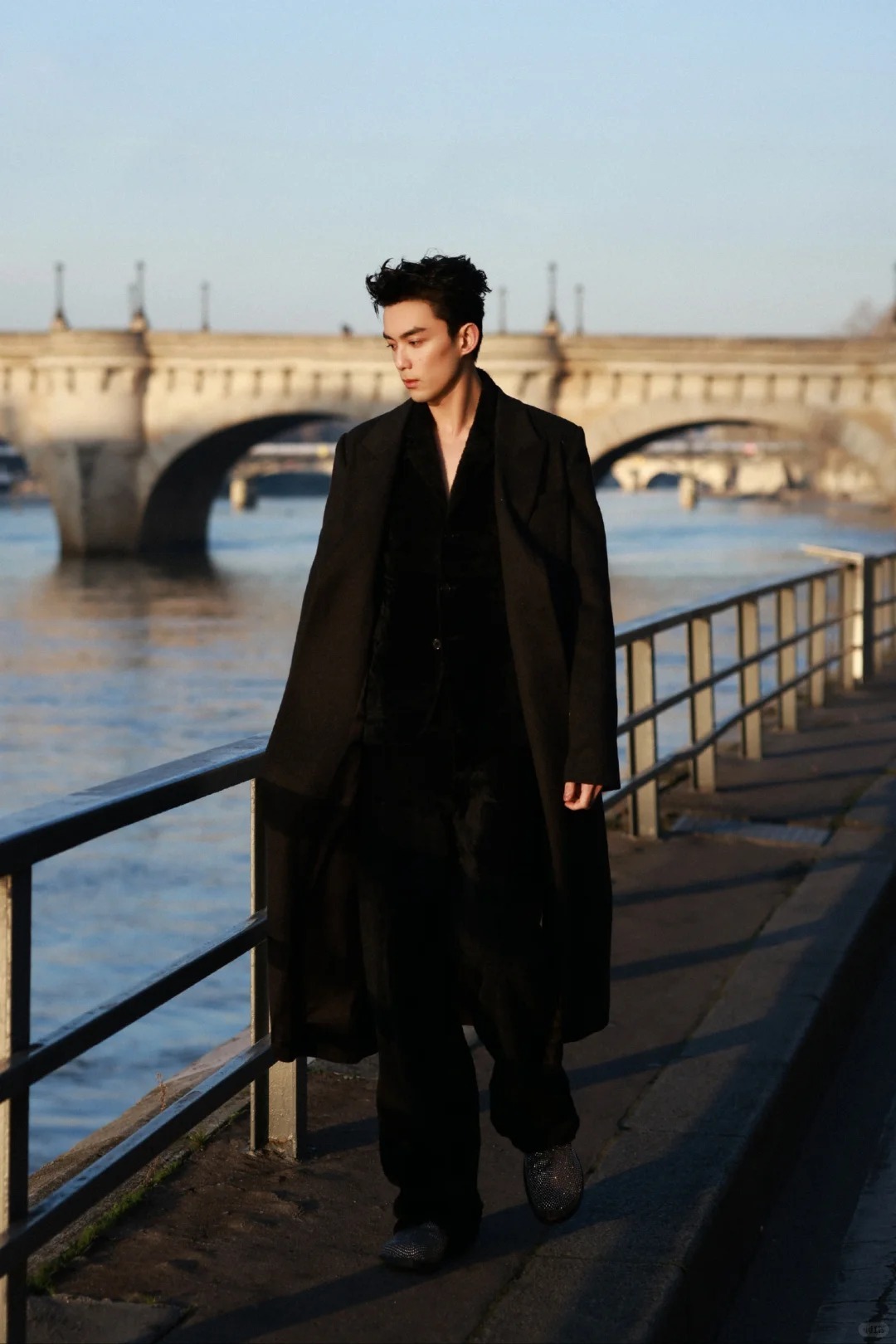 别让过度穿搭毁了你：三分留白，七分得体，这才是分寸感！